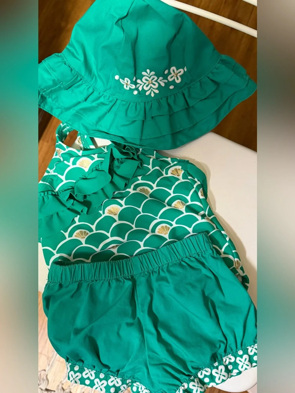 Gymboree Teal Green Ruffle Swimsuit Gold Shells Matching Hat/Shorts 6-12m